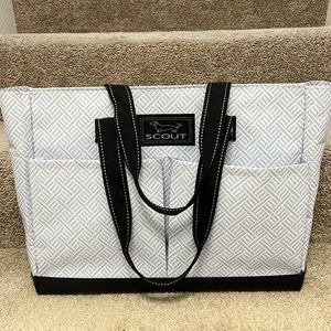 Scout Uptown Girl tote bag, light blue and white